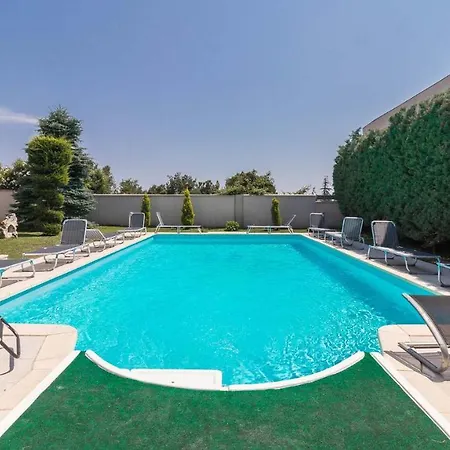 Вилла Luxury Nicol With Pool And Sea View 300m From The Пула