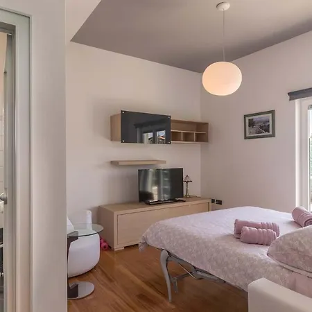 Luxury Nicol With Pool And Sea View 300m From The Vila Pula