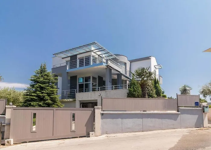 Luxury Nicol With Pool And Sea View 300m From The