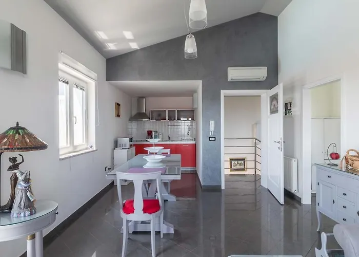 Villa Luxury Nicol With Pool And Sea View 300m From The