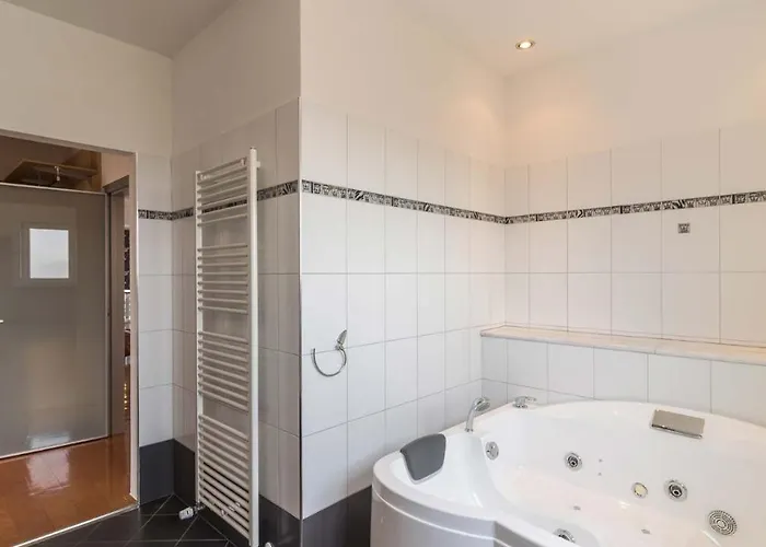 Luxury Nicol With Pool And Sea View 300m From The *