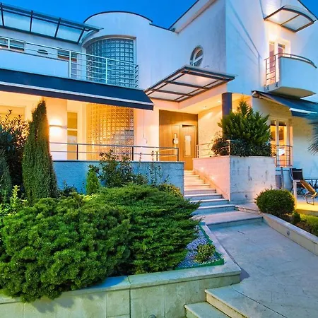 Villa Luxury Nicol With Pool And Sea View 300m From The Pola