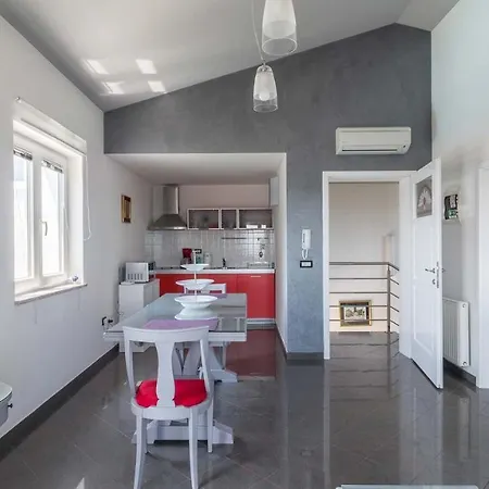 ヴィラ Luxury Nicol With Pool And Sea View 300m From The