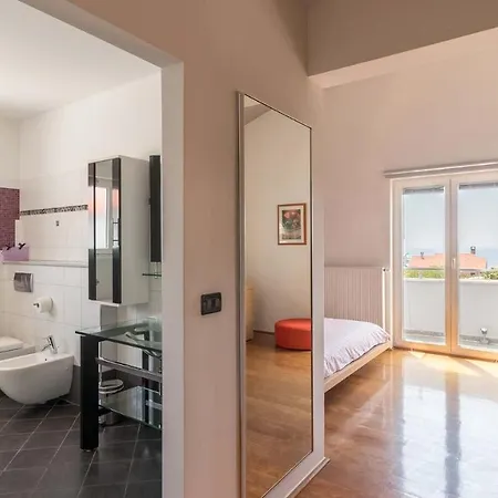 ヴィラ Luxury Nicol With Pool And Sea View 300m From The